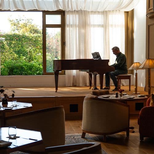 PIANO ENTERTAINMENT AT MARKS