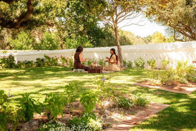 Picnics: Easter Lawn Picnics