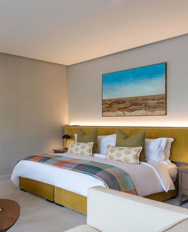 {suites &}{villas}